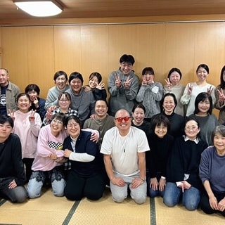 スタッフの集合写真